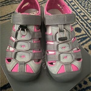 Kids Pink and Gray Sandals​​​